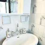 Sea Breeze Sanctuary-1bd 3pl 1ba - 90m To Sea